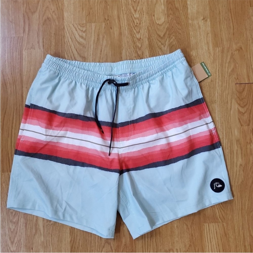 NWT - Quiksilver Resin Tint Pcs 17" Volley
Board Shorts sz XL